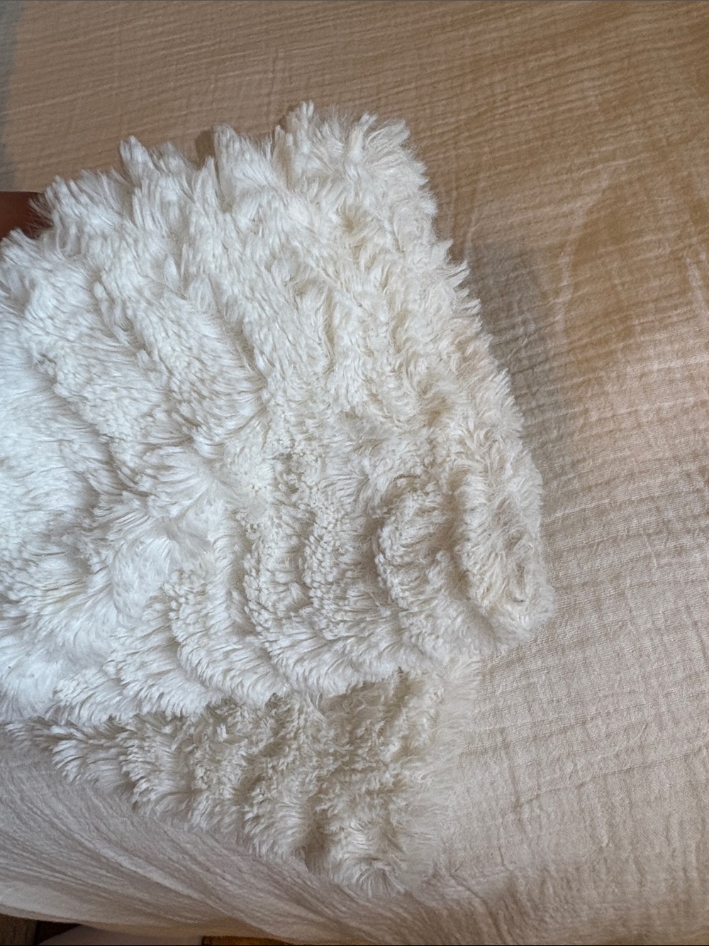 Patagonia White Faux Fur Girls Medium (10) Coat/Jacket - Picture 4 of 13